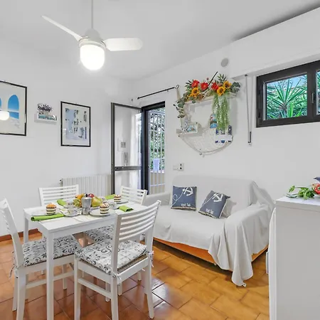 Apartment Mare Sorriso - With A/c 900m From Sea - Happy